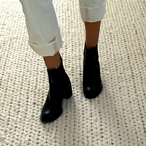 Black Italian leather Chelsea boots - Picture 6 of 10